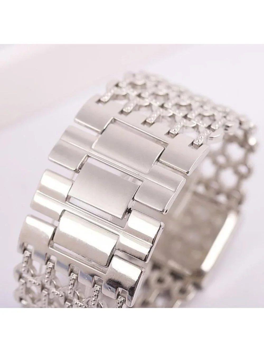 Women's Silver Luxury Rectangular Case Analog Quartz Fashion Dress Wrist Watch